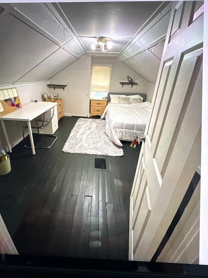 Paulette Phillips's room