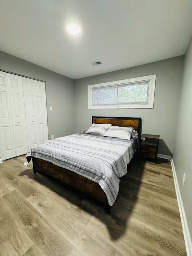 Alcove Rooms's room