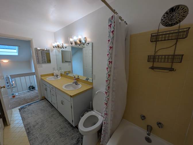 Alcove Rooms's room