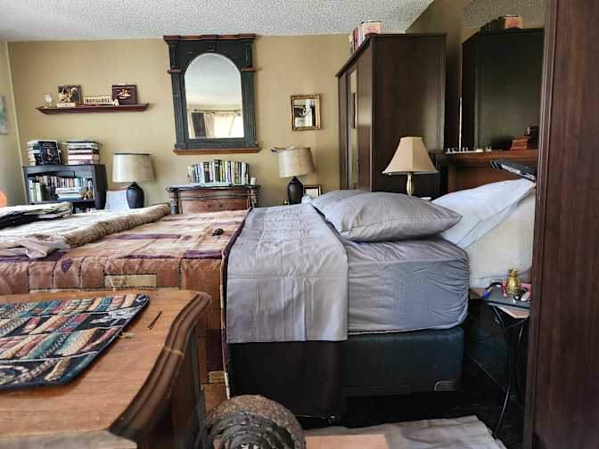 Saundra's room