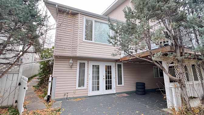 Meng Qiong Huang's room