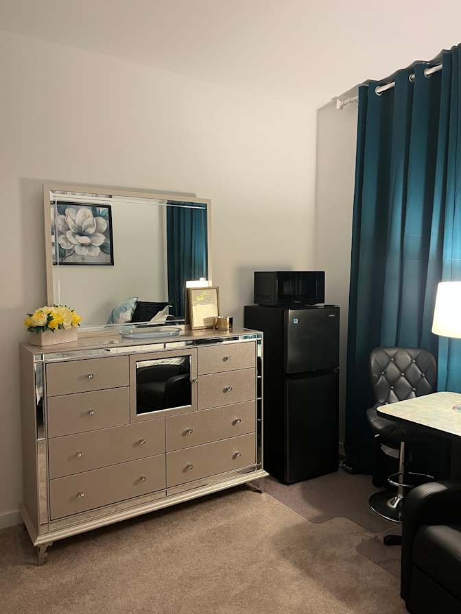 Suzanne's room
