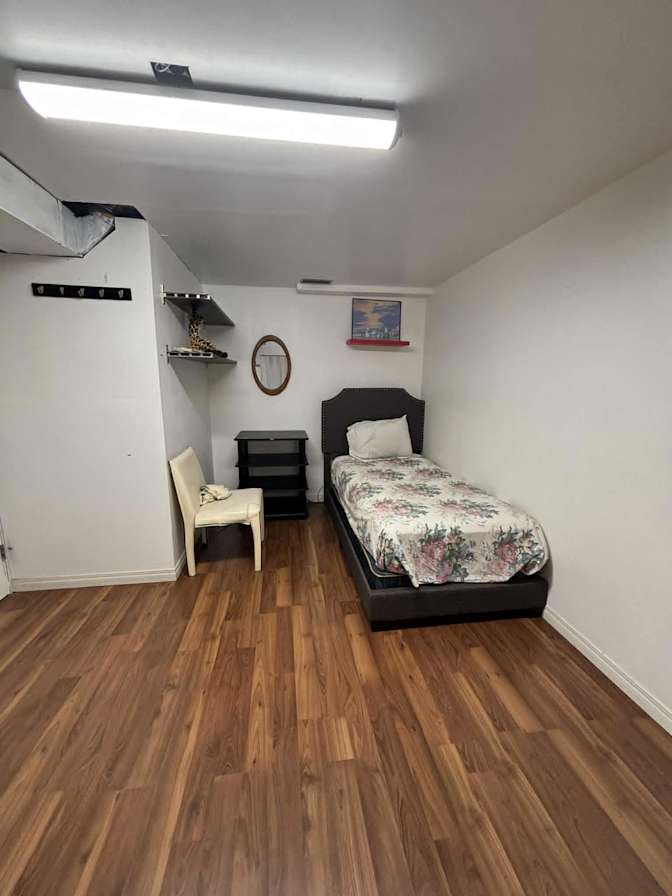 thess torres's room