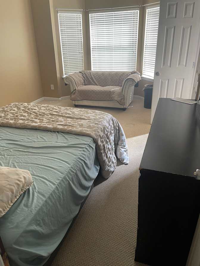 Alcove Rooms's room