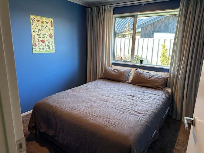 Lavender Rose Retreat's room