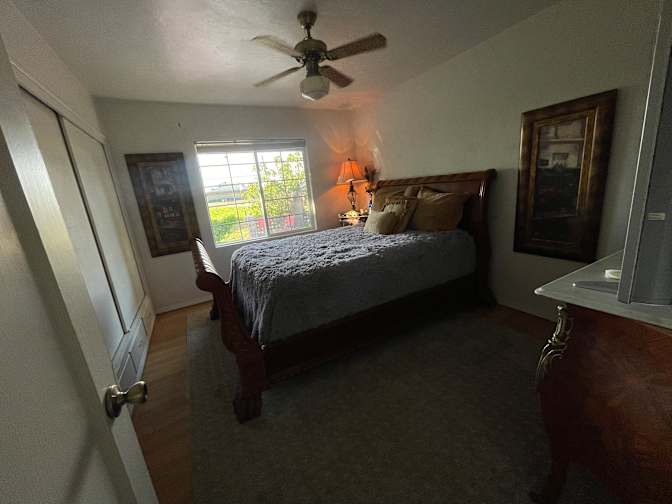 Deondra's room