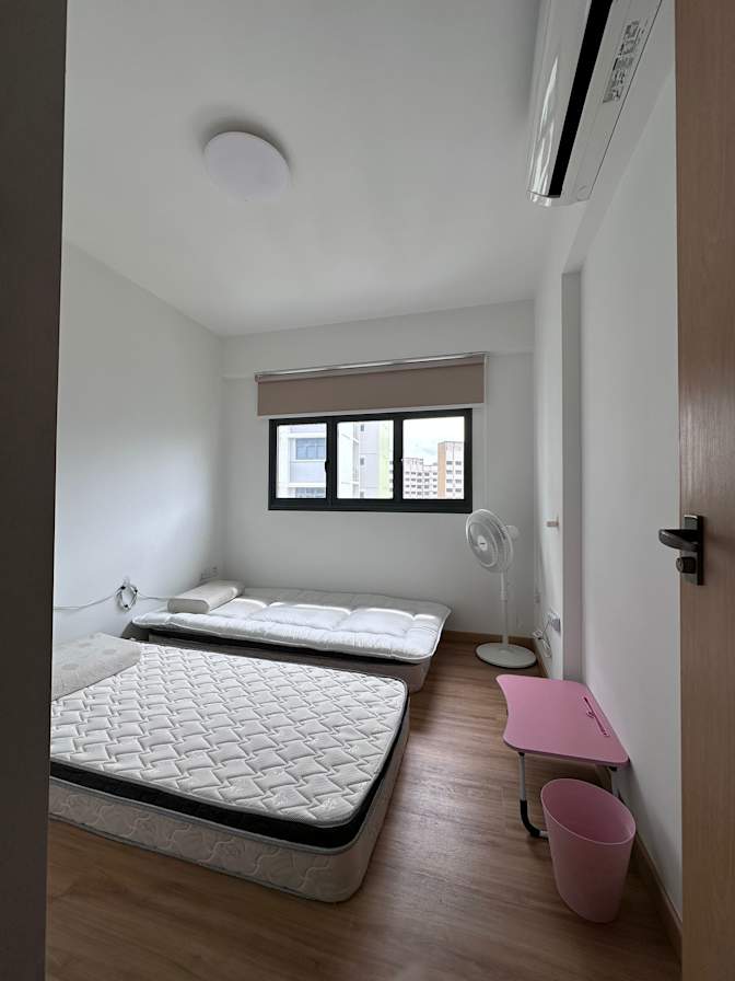 Daren's room