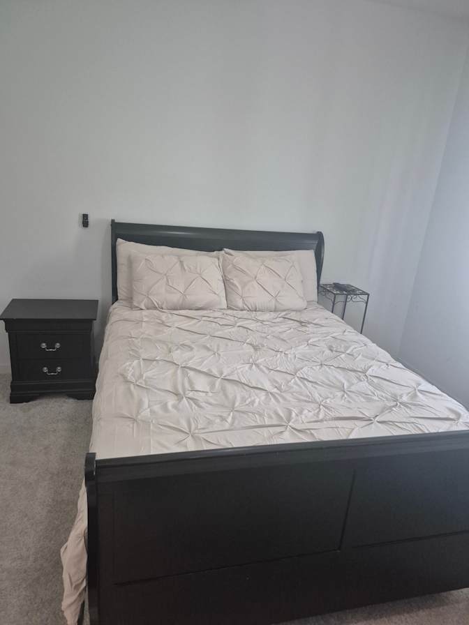 GLADYS's room