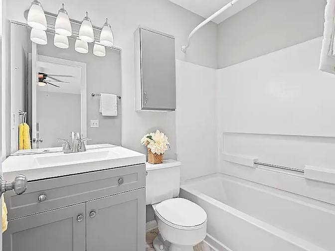 Alcove Rooms's room