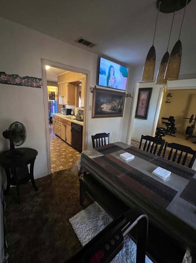 Mellaneno Smith's room