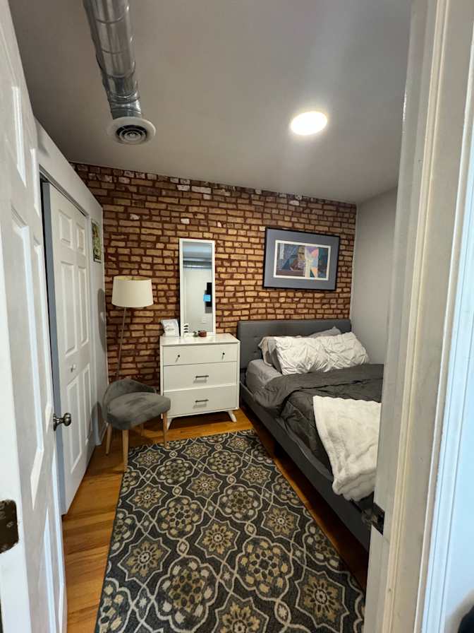 Somi's room