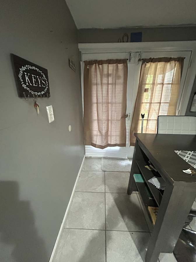 Blanco's room