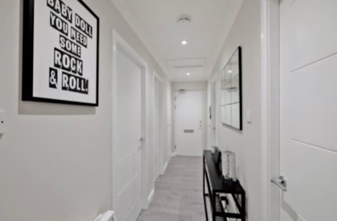 Ken's room