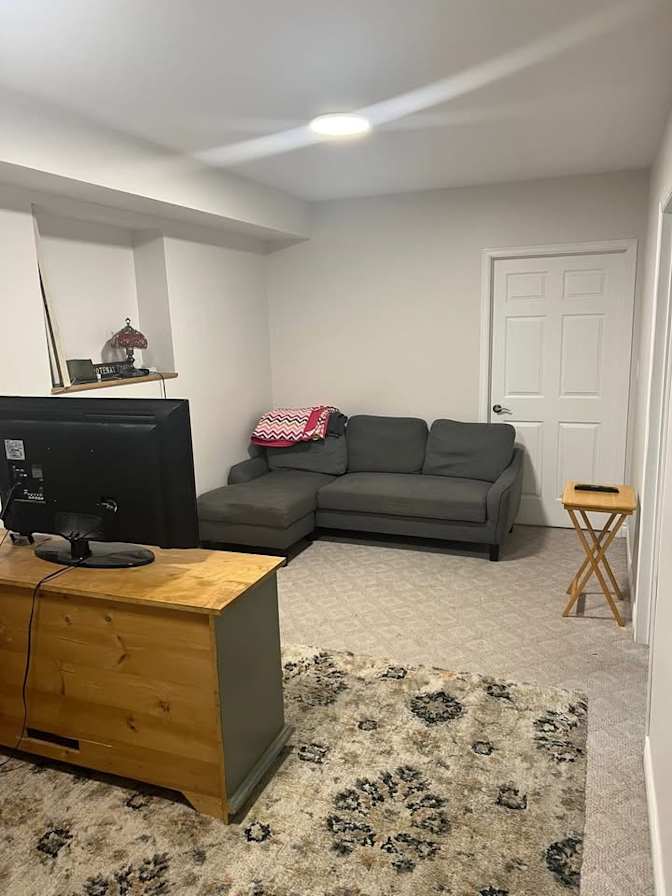 Lakefront Living's room