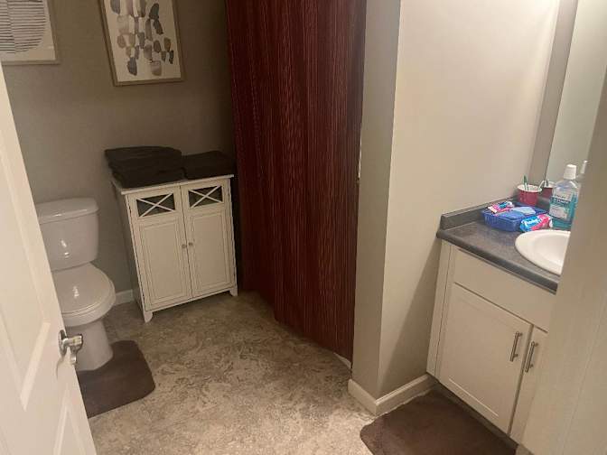 BOB  NOWADLY's room