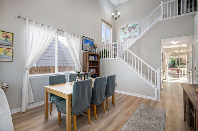 Leslie's room