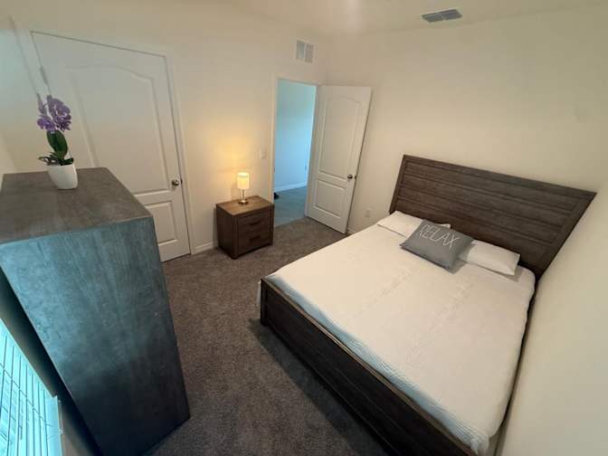 Diana Pineda Hoyos's room