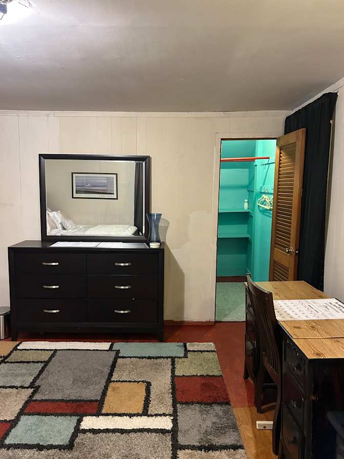 armani's room