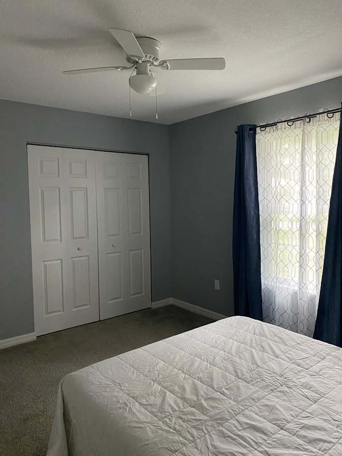 Laura Mateus's room