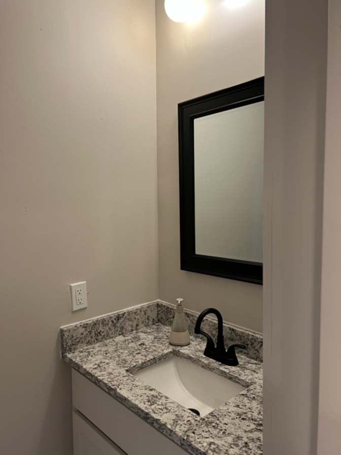 Alcove Rooms's room