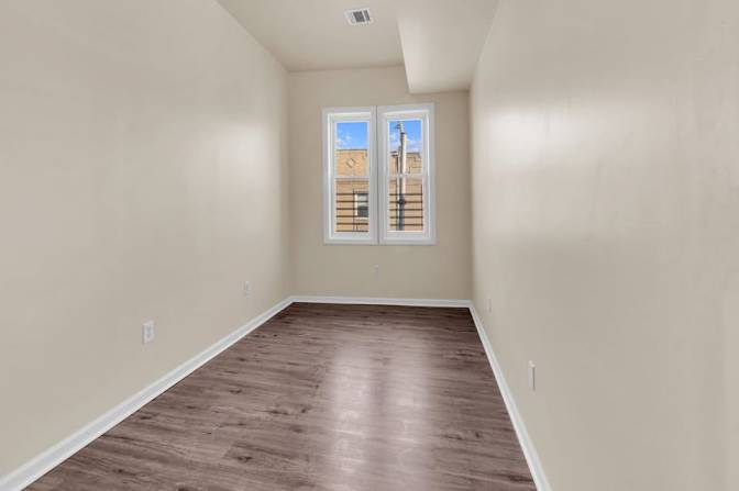 Alecia  Jones's room