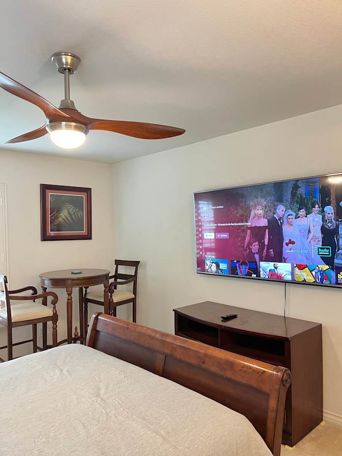 Joy’s  Rentals's room
