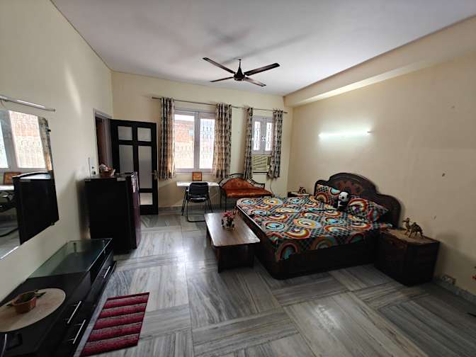 Daljeet's room