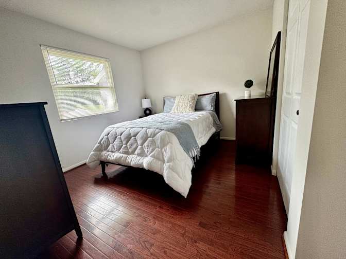 Liz's room