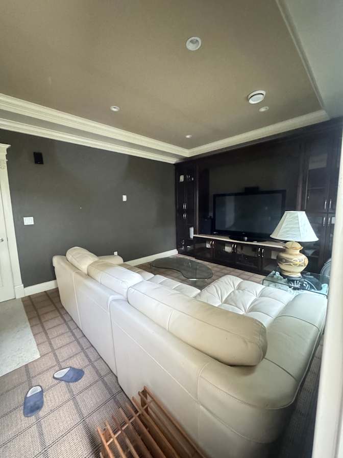 TING TING WU's room