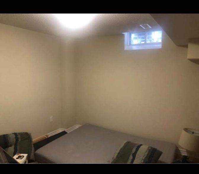 Manal Qureshi's room