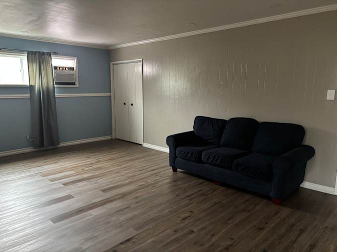 Carlos's room