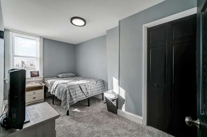 Dan's room