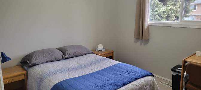 Kevin  Jefferies's room