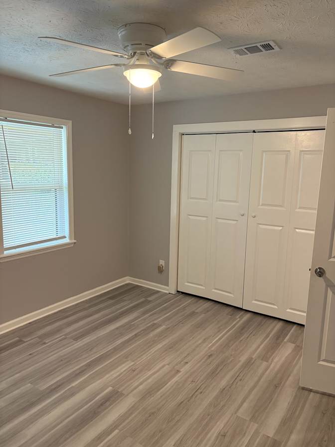 Alcove Rooms's room