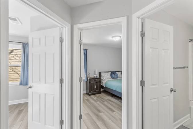 Alcove Rooms's room