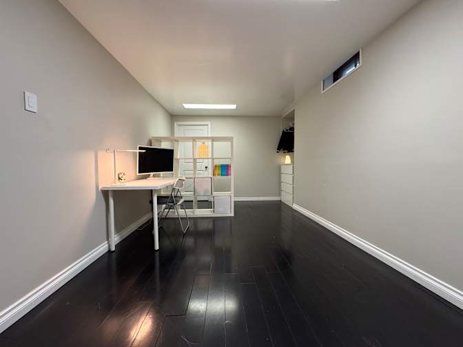 Jeong's room