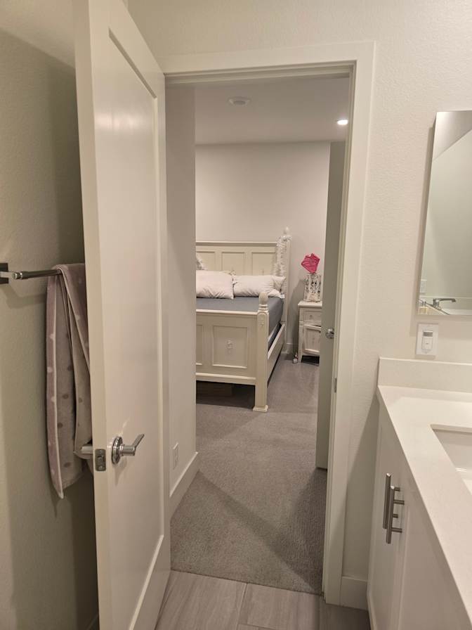 Chloe park's room