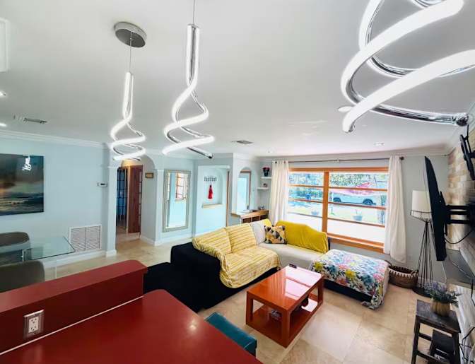 Mauricio santiago's room