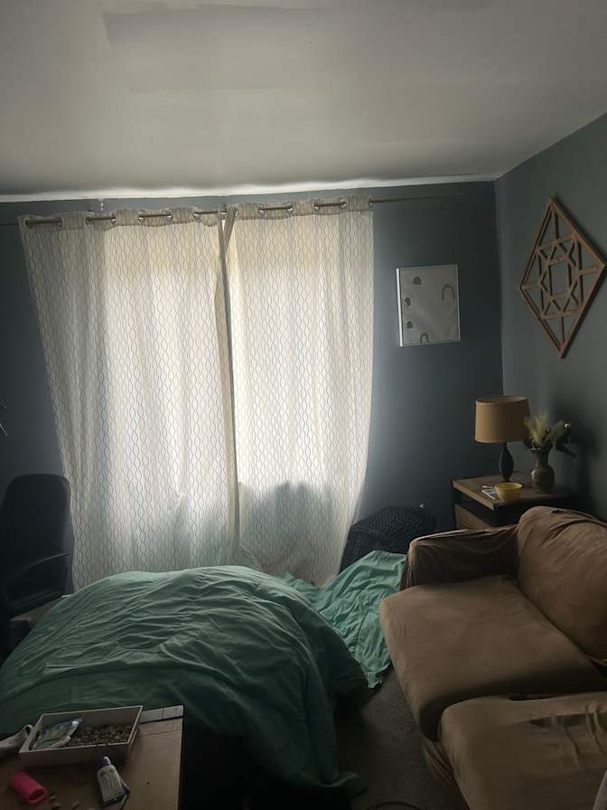 Avah Sasala's room
