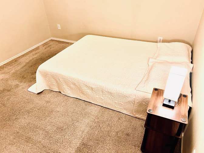 Room For Rent's room