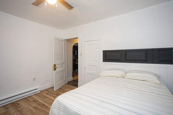Carlos's room