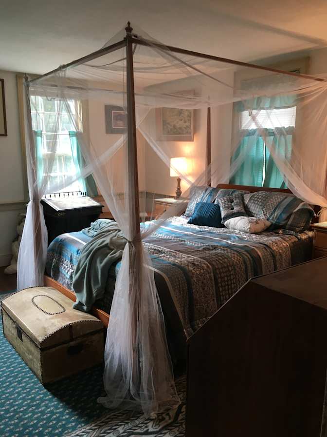 Aileen L's room