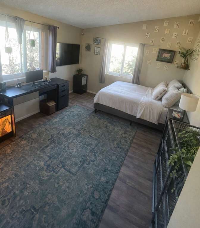 Lynda's room