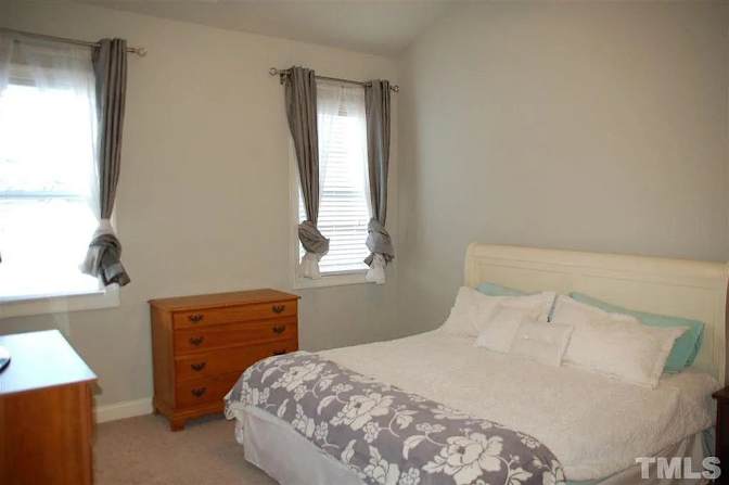Alcove Rooms's room