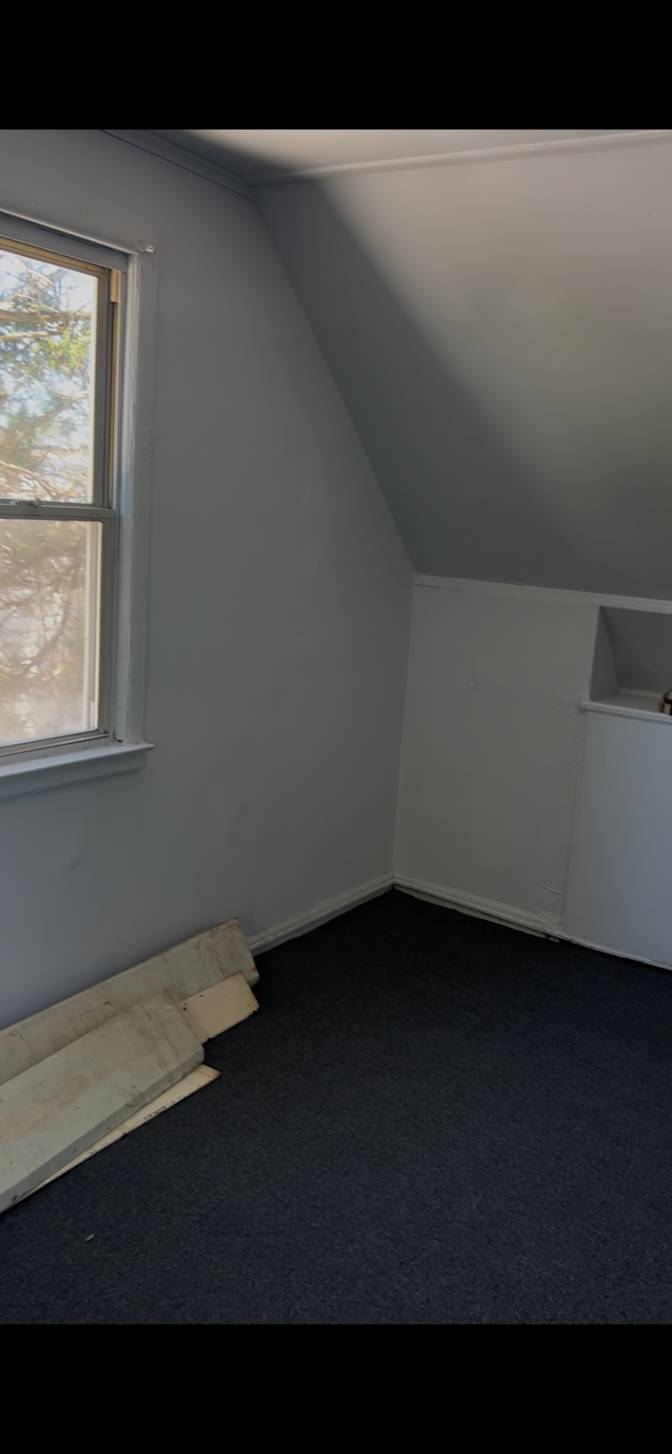 Shuana R Davis's room