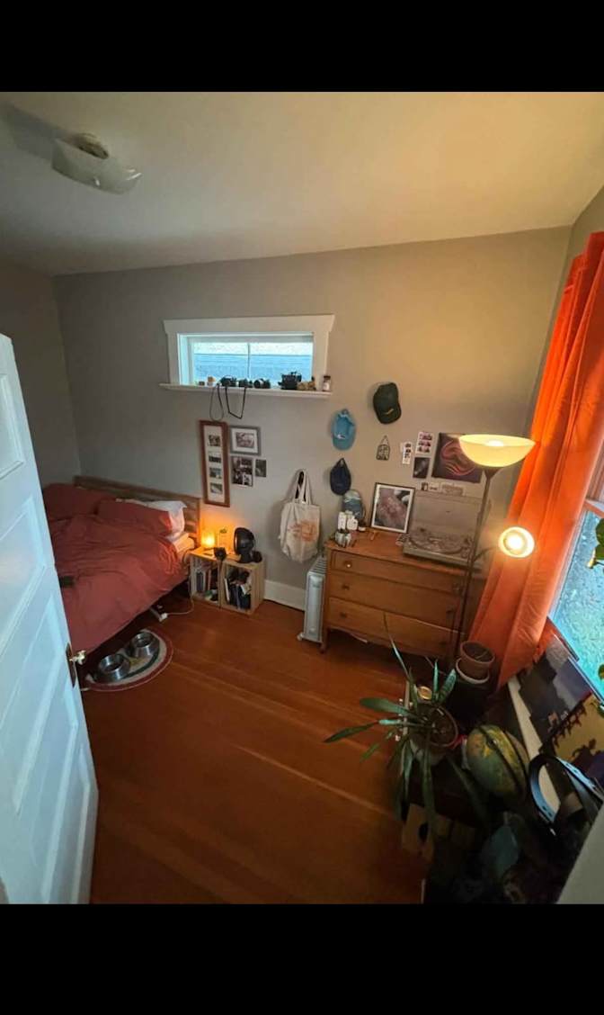 Jeff Longstreet's room