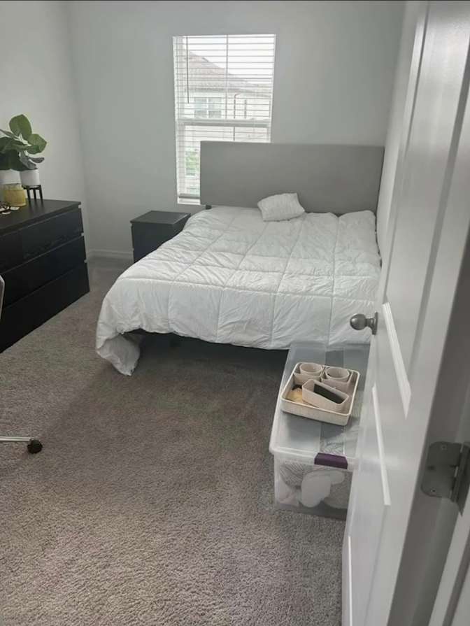 Diamond Molyneaux's room
