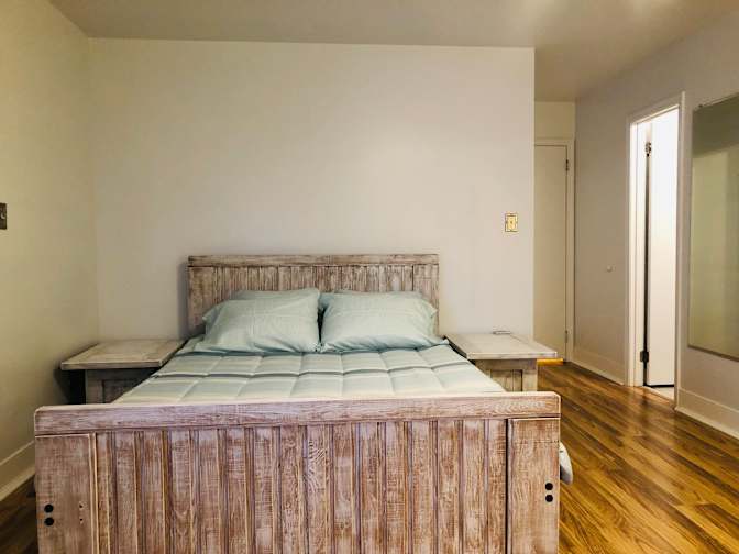 Fully Furnished's room