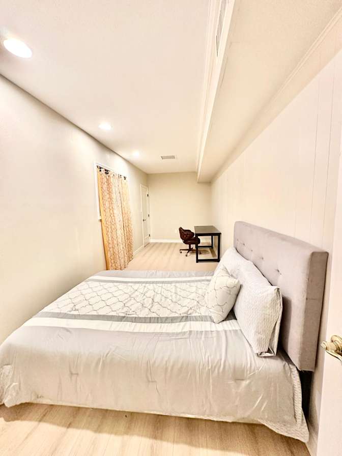 Ric's room