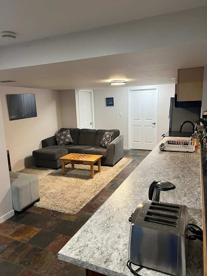 Lakefront Living's room